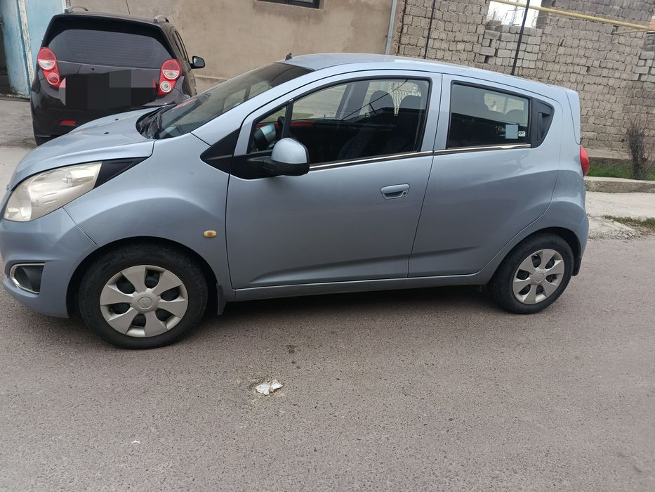 Spark sotiladi srochniy