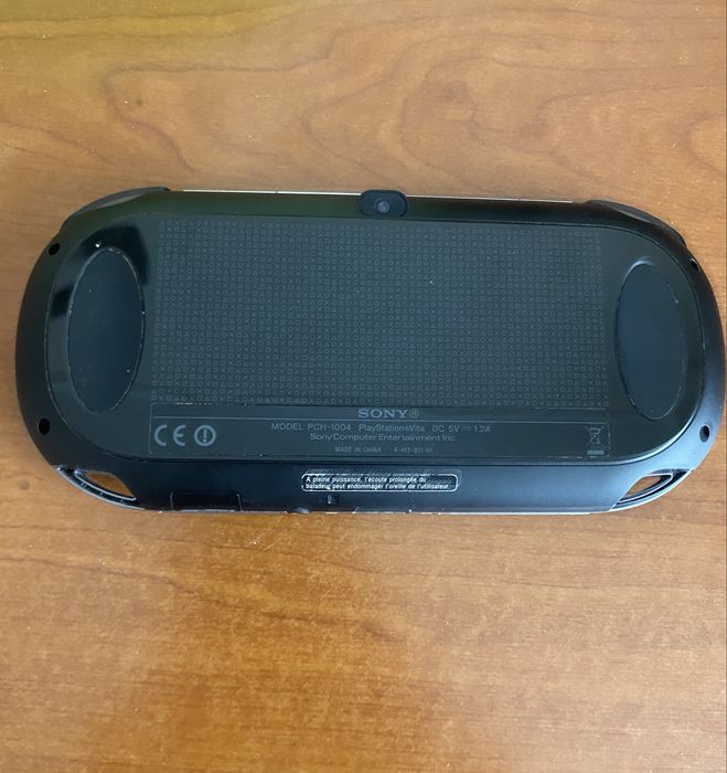 Sony PS Vita model OLED (PCH-1004)