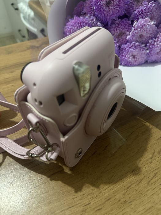 Полороид фотоаппарат instax камера