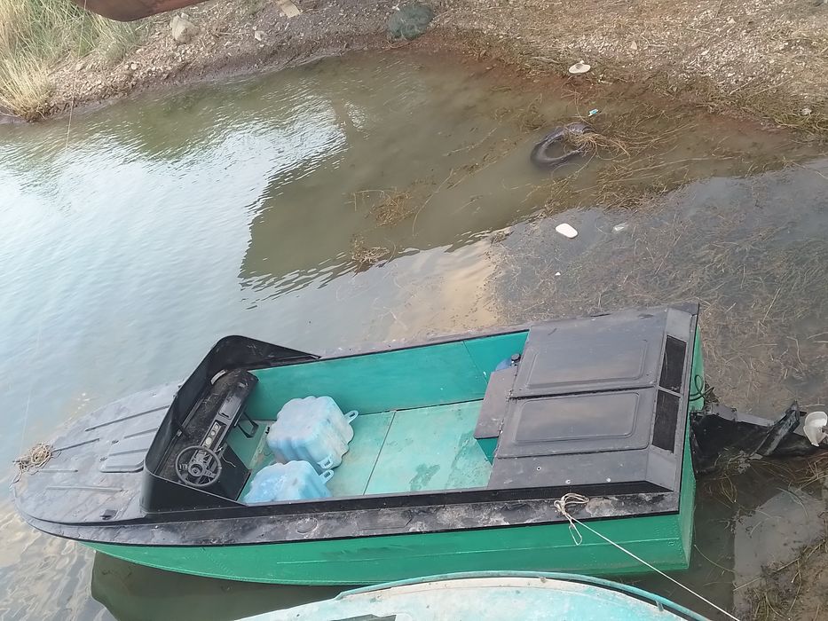 Катер Амур д.  .