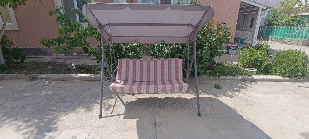 Продается Садовая качеля.