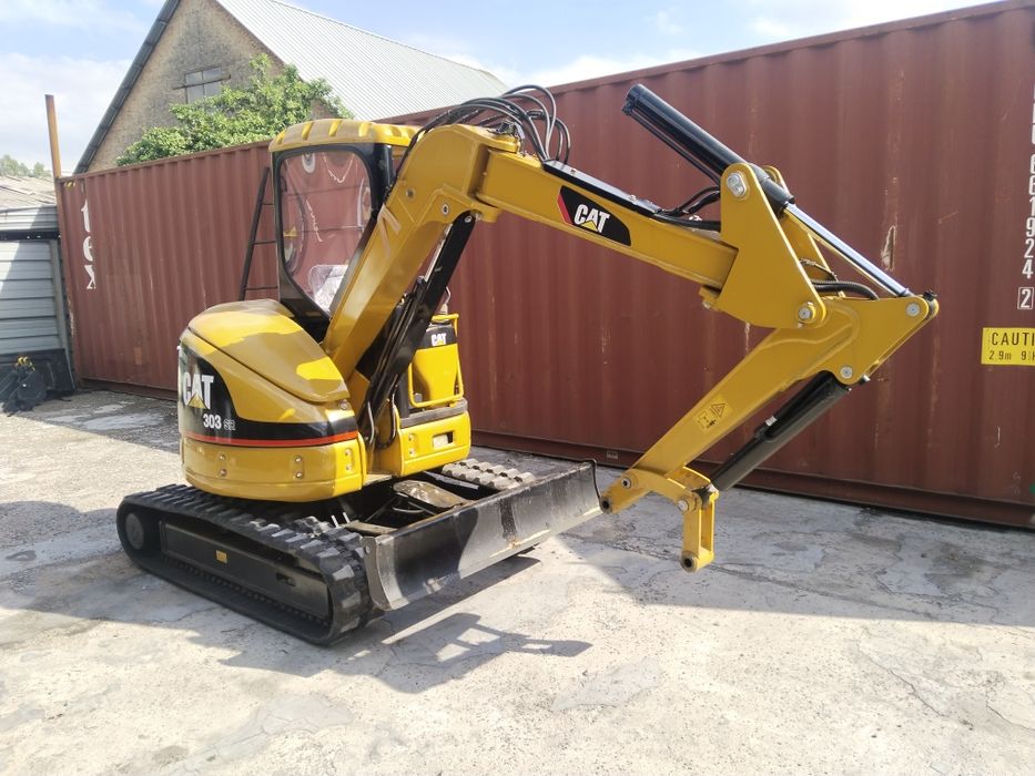 Миниэкскаватор Caterpillar