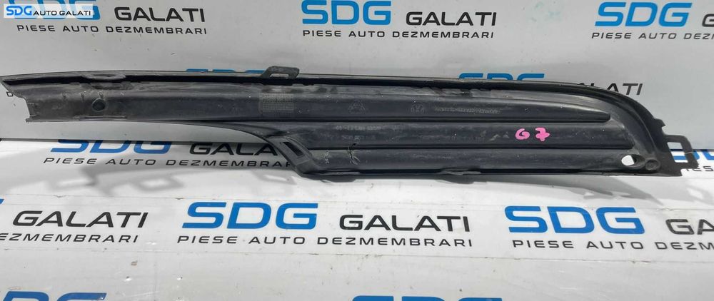 Grila Ornament Plastic Stanga de pe Bara Spoiler Volkswagen Golf 7 2013 - 2017 Cod 5G0853665 [L4134]