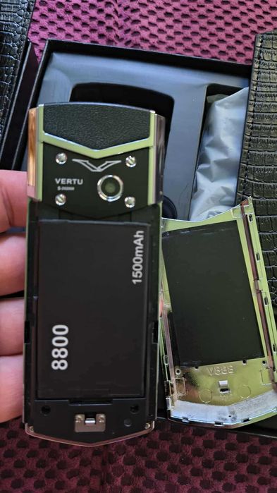 VERTU Slide чисто нови