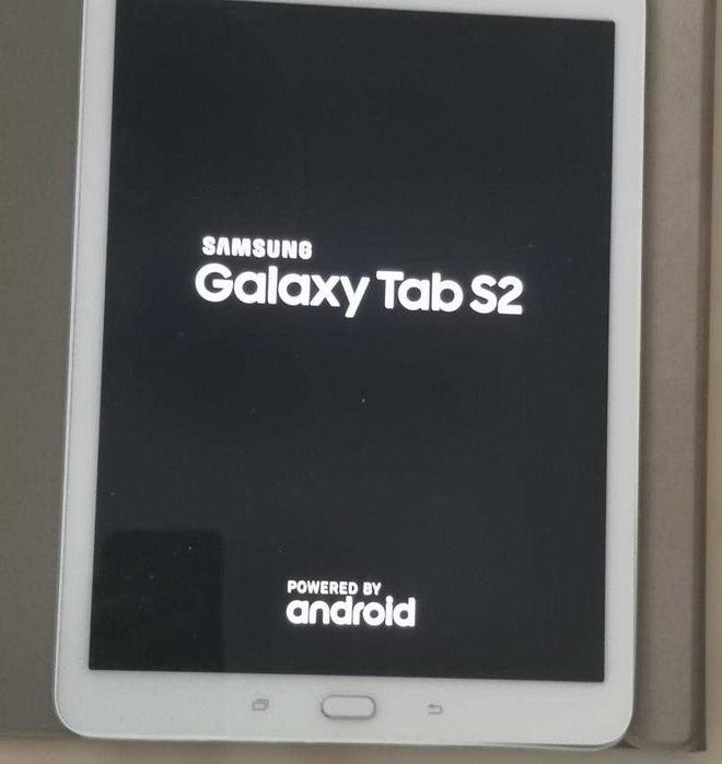 Samsung galaxy Tab S 2 SM-T813 таблет прекрасен с луксозна корица