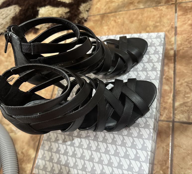 Sandale piele Zara