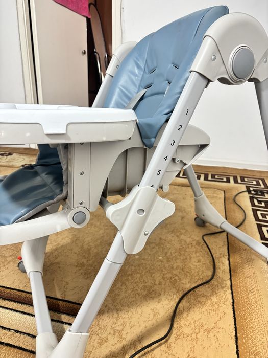 стульчик для кормление , совсем новый состояние отличное