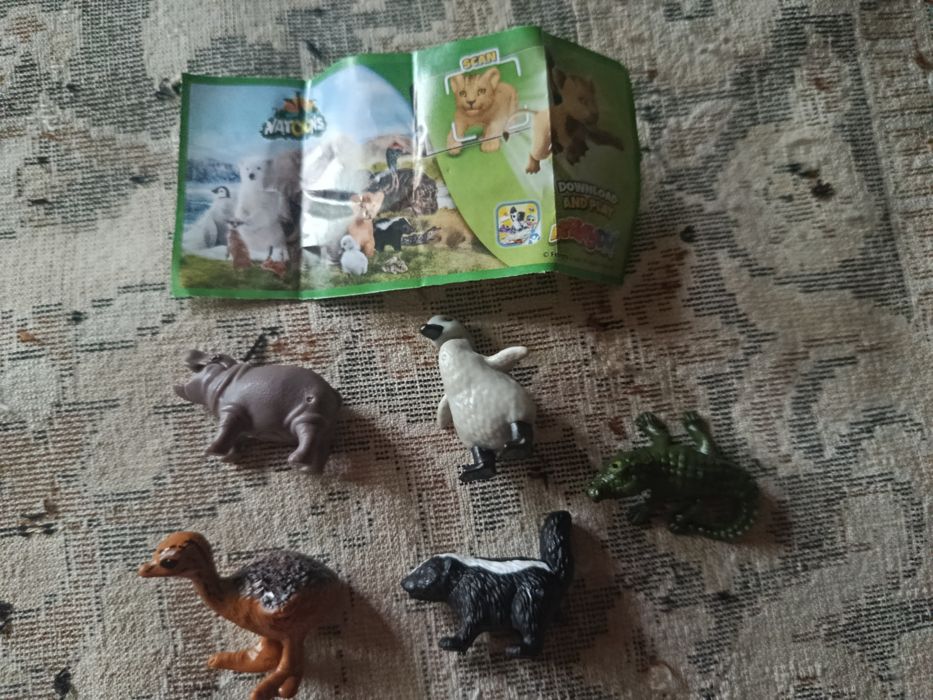 Продам игрушки от Киндера новые