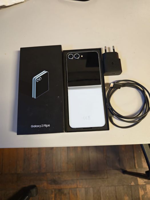 Samsung Galaxy Z Flip 6
