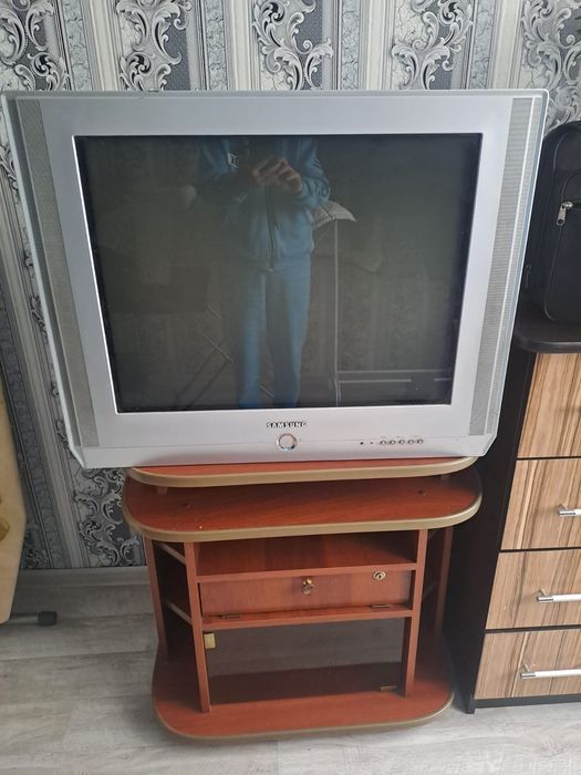 Продам телевизор