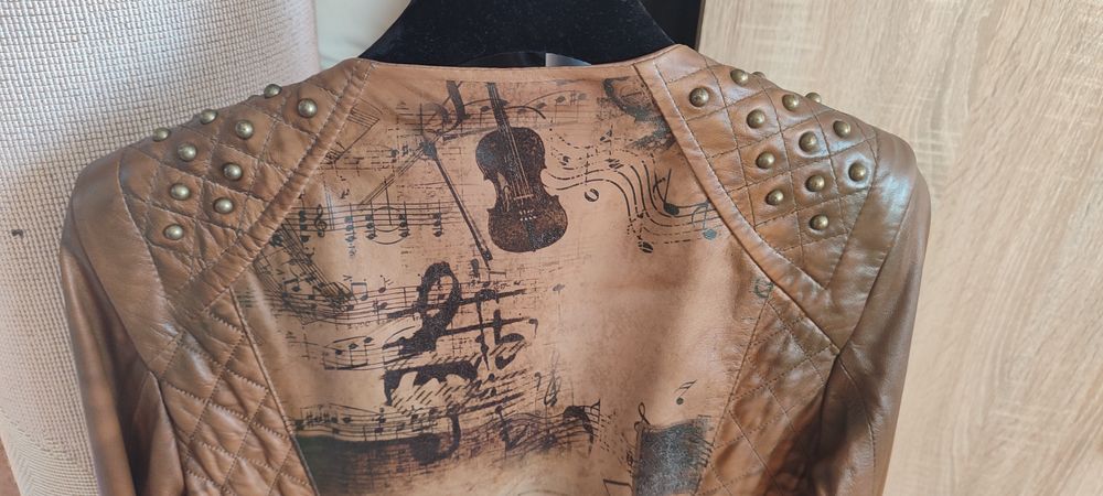 Дамско кожено яке размер S