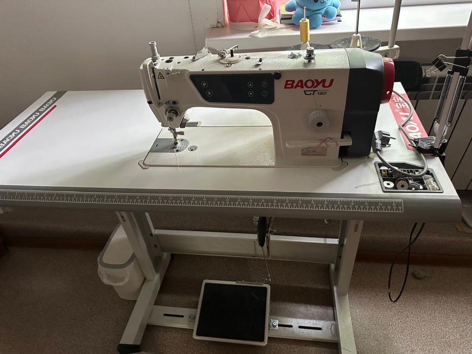 Швейная машинка и оверлок