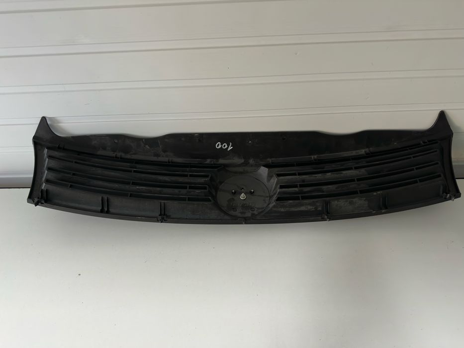 GRILA centrala radiator fata CU EMBLEMA – FIAT Albea 2007–2008
