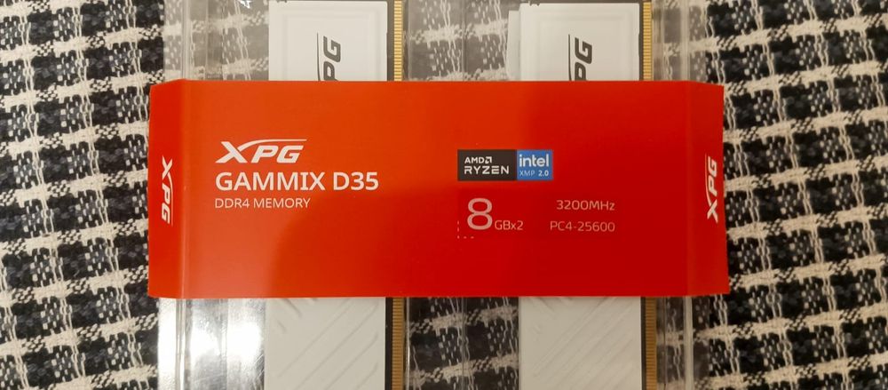 Память ddr4 xpg 16gb (8×2)