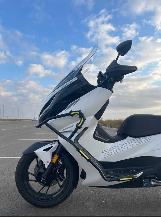 Макси Скутер Zontes 350E