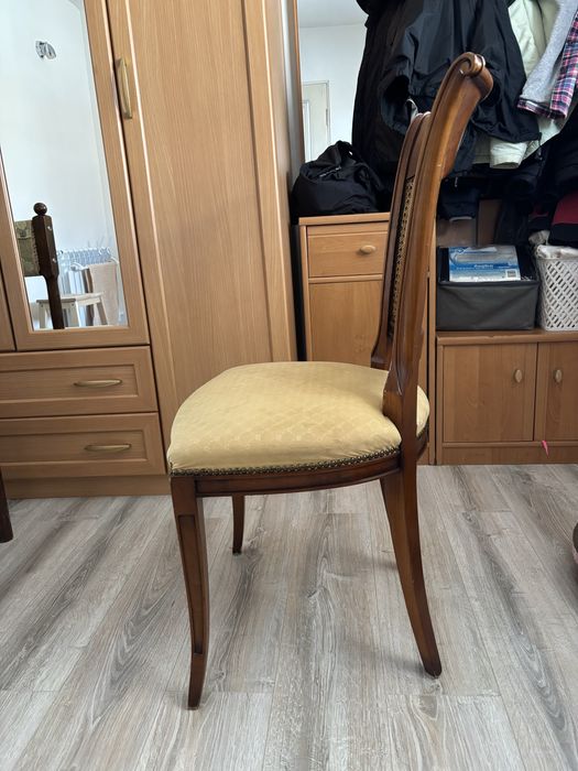 Продам стулья из дерева бу