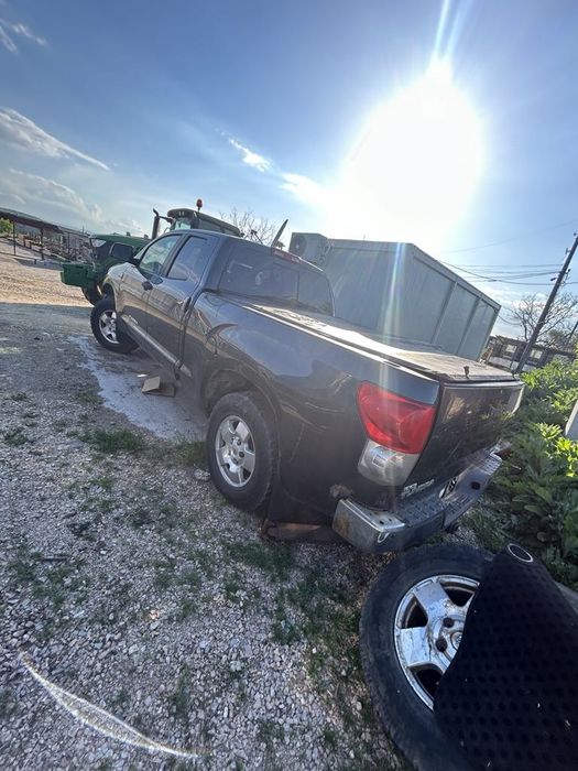 Toyota tundra 5.7