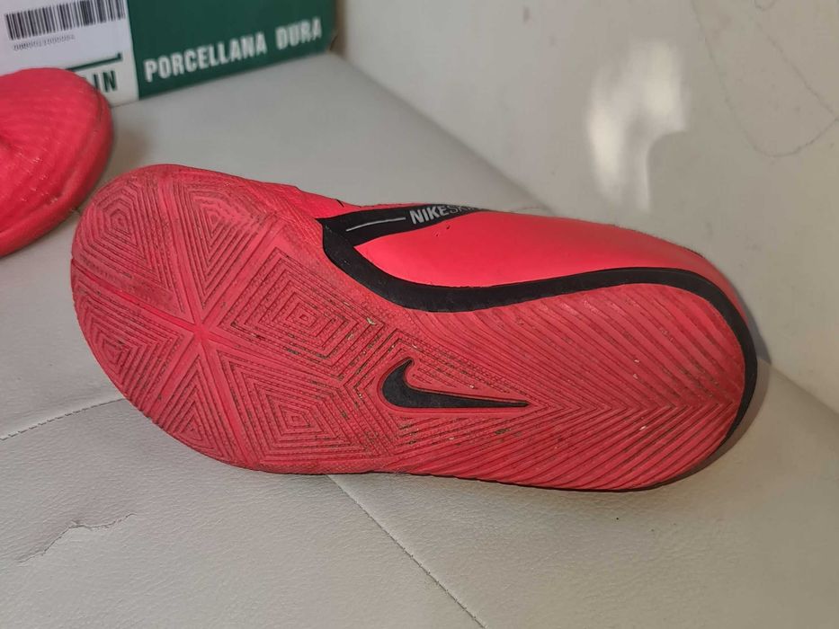 Детски футболни обувки NIKE