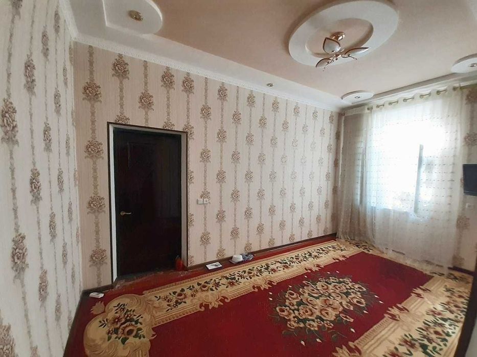 Shaharning markazida joylashgan 3 xonali kvartira sotiladi.