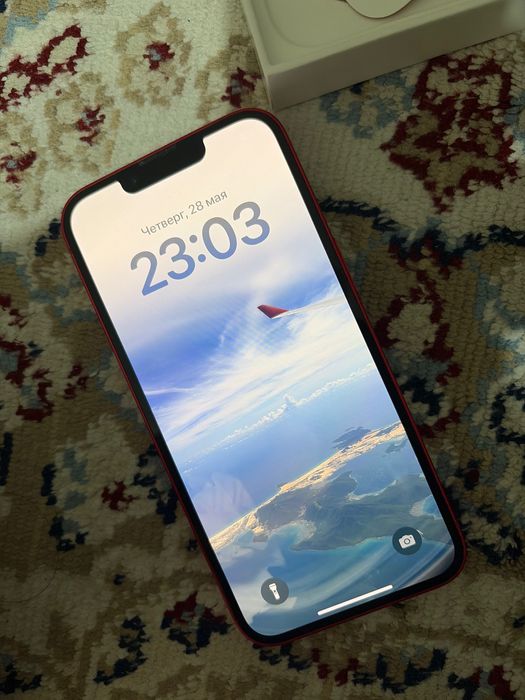 iPhone 14 красный