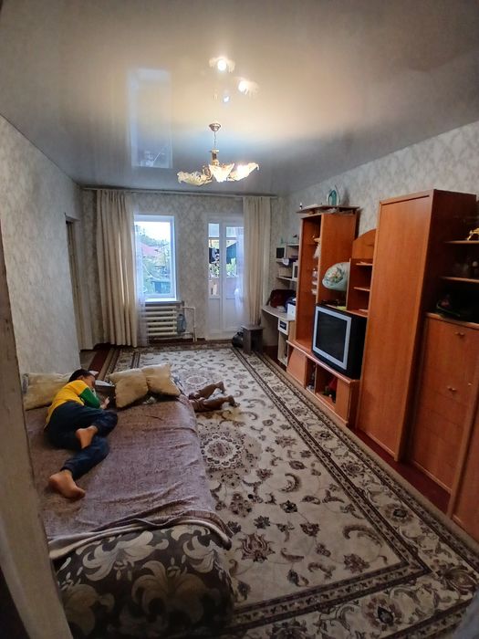 Продам 2 х комнатную