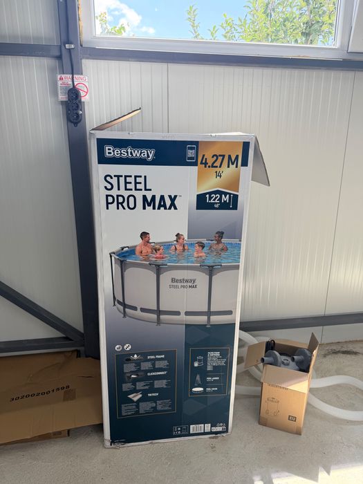 Продавам кръгъл сглобяем басейн Bestway Steel Pro Max