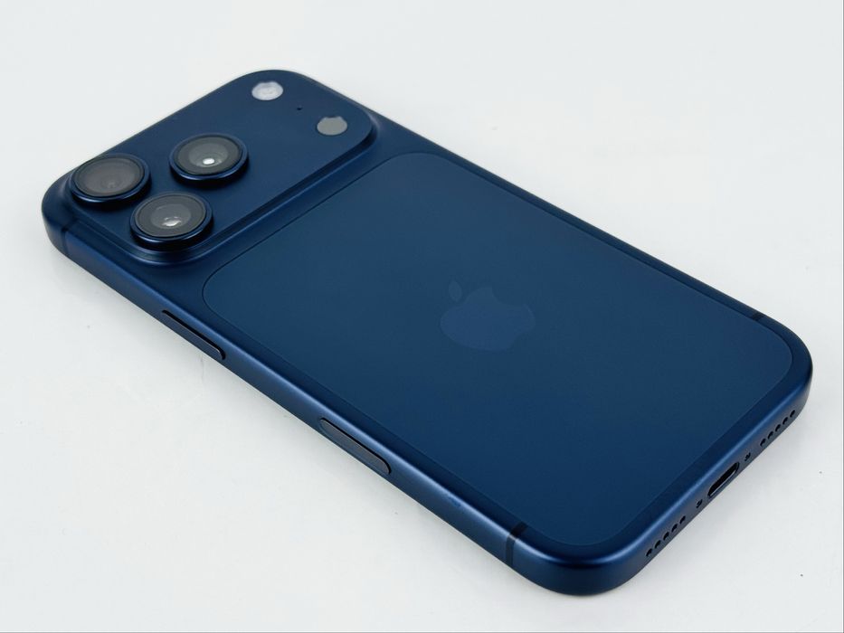 НОВ! Apple iPhone 17 Pro 256GB Blue Гаранция!