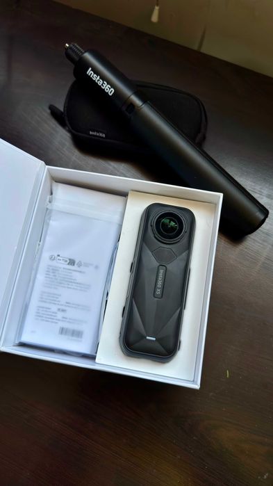Camera insta 360 x5, Една година гаранция + insta 360 статив + camera case