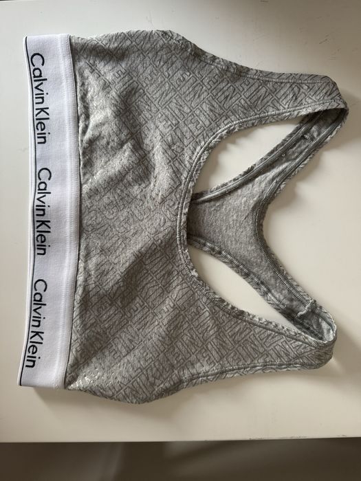 Ново оригинално бюстие Calvin Klein