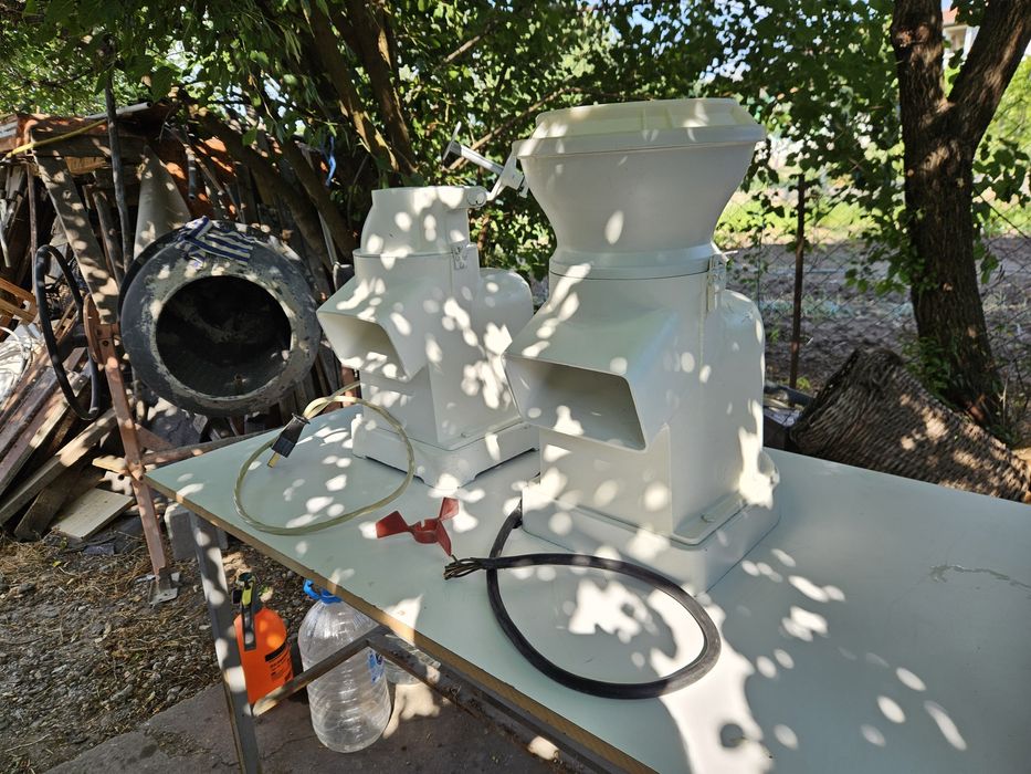 Зеленчукорезачки професионални Трифазни Втора Употреба със 9бр. Ножове