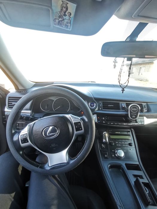 Lexus CT200h hybrid