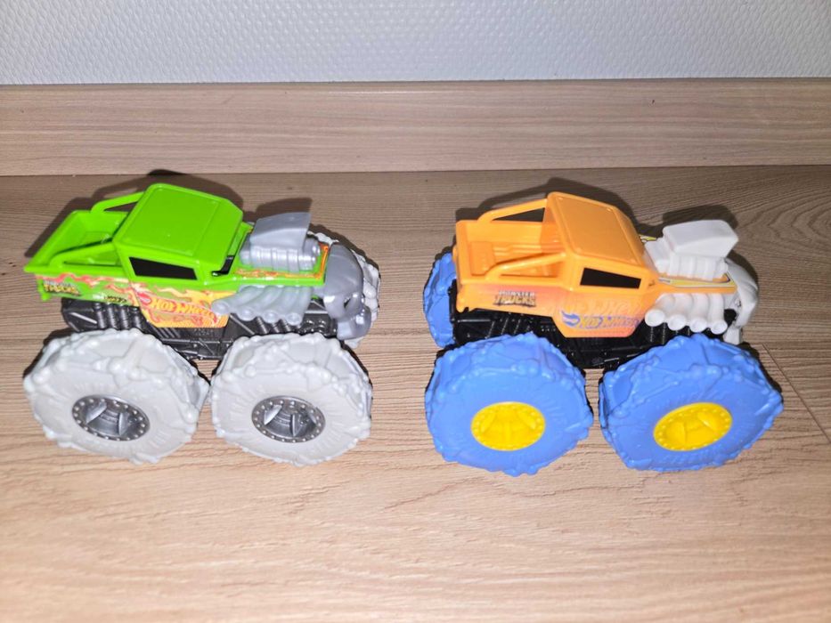 Hot Wheels monster trucks / акула / Прави свързващи елементи за писта