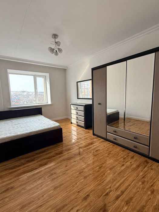 Продам спальный гарнитур