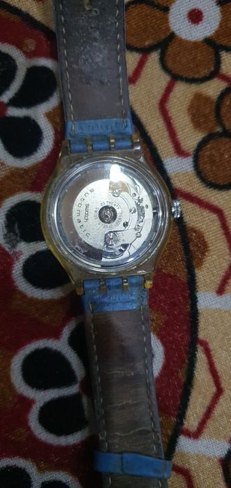 Продавам часовник. swatch .swiss