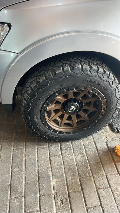 Диски с шинами комплект