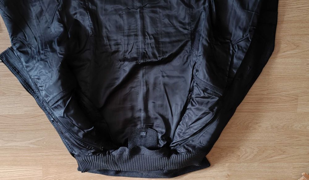 Продавам мъжко зимно яке