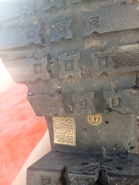 Ботинки для модниц 37