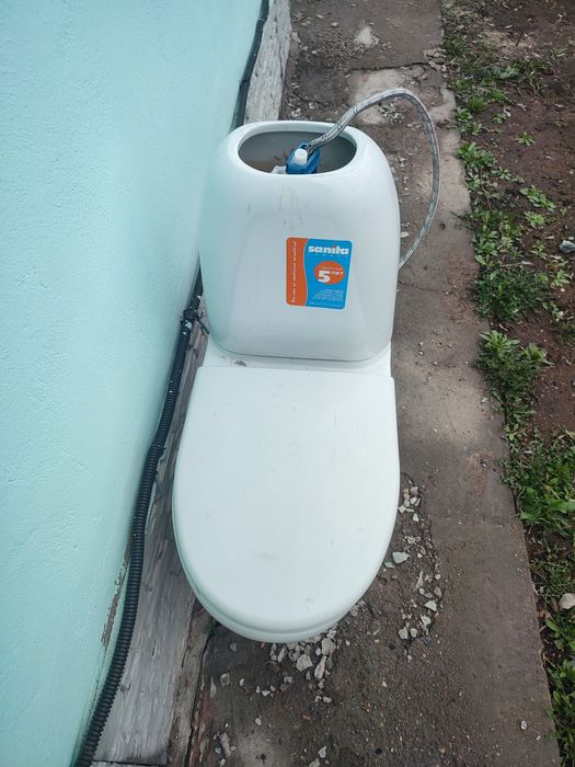 Унитаз продается