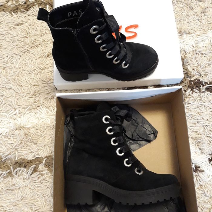 Vand ghete din piele întoarsă