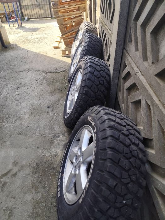 Roti jeep complete bf goodrich 245 70 r17