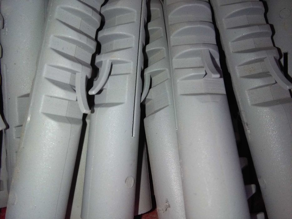 Дюбеля  Шурупы с дюбелем