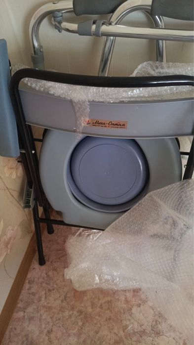 Кресло-туалет в упаковке