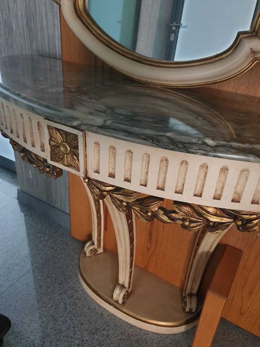 Барокова тоалетка/конзолна масичка/маса с огледало-мрамор-дърворезба