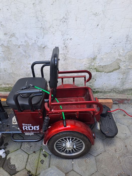 Vand motociclu electric in stare ff buna