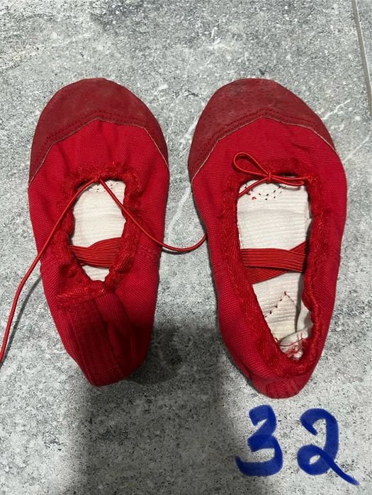 Продам  чешки для девочек