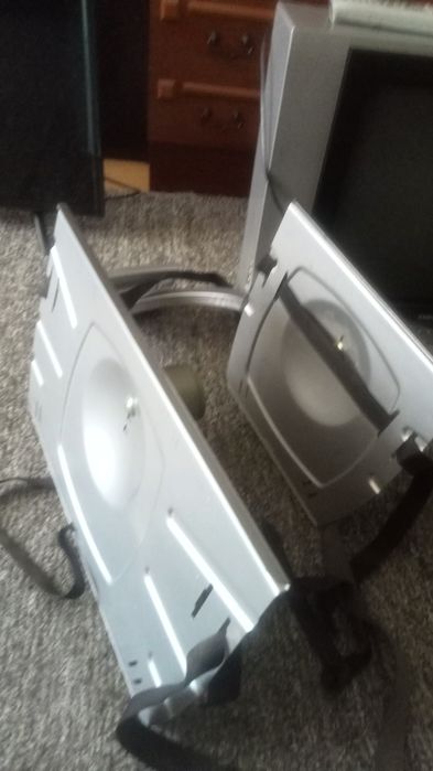 Продам телевизор Самсунг с кранштейном на стену