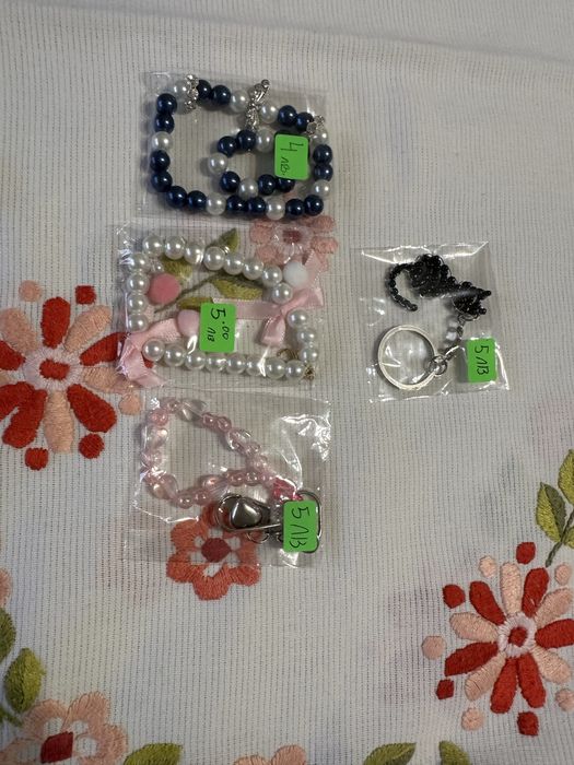 Ръчно изработени гривни