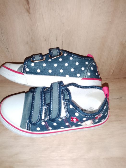 Високи кецки Lc Waikiki и гуменки Мат стар