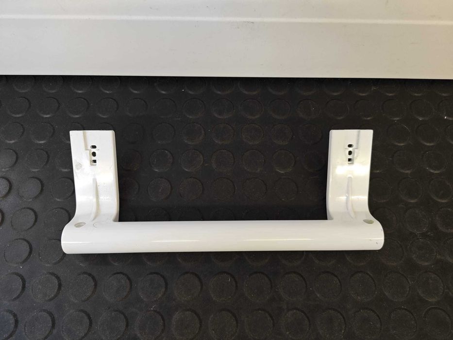 Maner frigider , combina frigorifica Beko Arctic , alb 21.5 cm intre gauri /C158