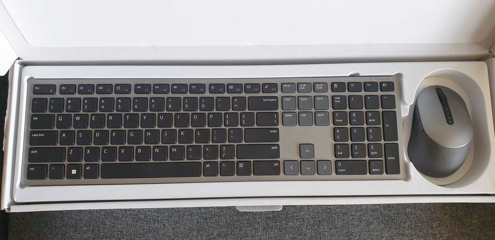 Dell Premier Multi-Device Wireless Keyboard & Mouse KM7321W C995W